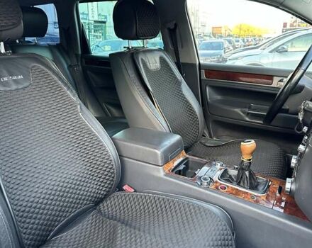 Синий Фольксваген Туарег, объемом двигателя 2.46 л и пробегом 264 тыс. км за 9700 $, фото 27 на Automoto.ua