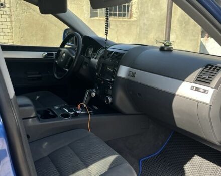 Синий Фольксваген Туарег, объемом двигателя 3 л и пробегом 377 тыс. км за 8700 $, фото 14 на Automoto.ua