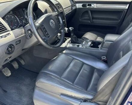 Синий Фольксваген Туарег, объемом двигателя 2.46 л и пробегом 291 тыс. км за 8000 $, фото 12 на Automoto.ua