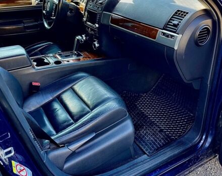 Синий Фольксваген Туарег, объемом двигателя 3 л и пробегом 350 тыс. км за 6000 $, фото 7 на Automoto.ua