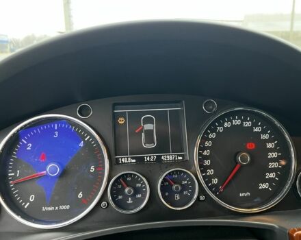 Синий Фольксваген Туарег, объемом двигателя 3 л и пробегом 430 тыс. км за 6008 $, фото 7 на Automoto.ua