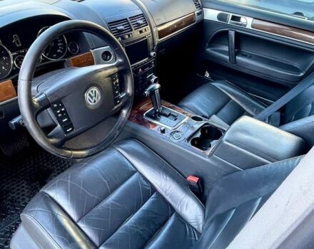 Синий Фольксваген Туарег, объемом двигателя 3 л и пробегом 350 тыс. км за 6000 $, фото 6 на Automoto.ua