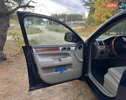 Синий Фольксваген Туарег, объемом двигателя 3.6 л и пробегом 353 тыс. км за 11000 $, фото 9 на Automoto.ua