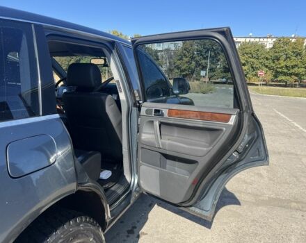 Синий Фольксваген Туарег, объемом двигателя 2.5 л и пробегом 294 тыс. км за 6000 $, фото 8 на Automoto.ua