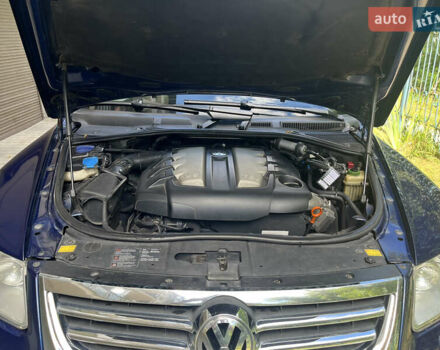 Синий Фольксваген Туарег, объемом двигателя 3 л и пробегом 386 тыс. км за 12300 $, фото 13 на Automoto.ua