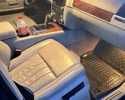 Синий Фольксваген Туарег, объемом двигателя 3 л и пробегом 265 тыс. км за 7999 $, фото 3 на Automoto.ua