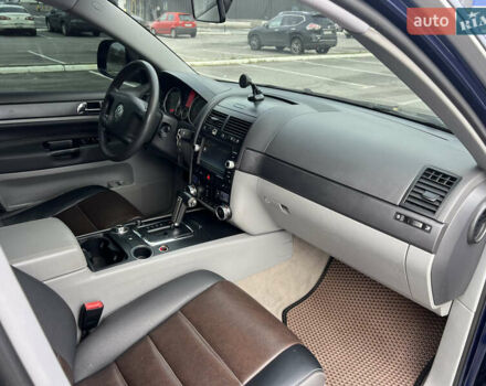 Синій Фольксваген Туарег, об'ємом двигуна 2.97 л та пробігом 236 тис. км за 11900 $, фото 20 на Automoto.ua