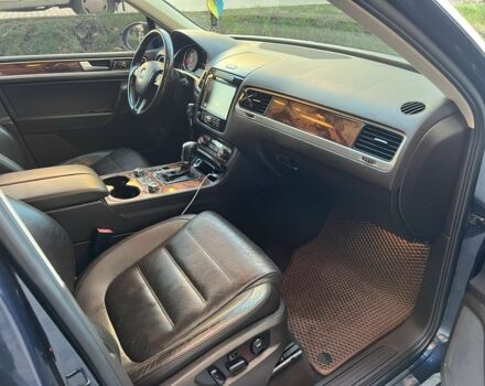 Синий Фольксваген Туарег, объемом двигателя 3 л и пробегом 317 тыс. км за 18000 $, фото 5 на Automoto.ua