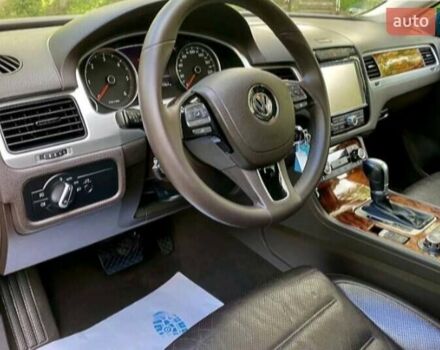 Синий Фольксваген Туарег, объемом двигателя 2.97 л и пробегом 317 тыс. км за 18000 $, фото 16 на Automoto.ua