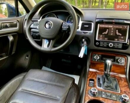 Синий Фольксваген Туарег, объемом двигателя 2.97 л и пробегом 317 тыс. км за 18000 $, фото 13 на Automoto.ua