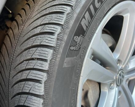 Синий Фольксваген Туарег, объемом двигателя 3 л и пробегом 317 тыс. км за 18000 $, фото 2 на Automoto.ua