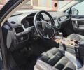 Синій Фольксваген Туарег, об'ємом двигуна 2.97 л та пробігом 333 тис. км за 16700 $, фото 5 на Automoto.ua