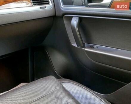 Синий Фольксваген Туарег, объемом двигателя 2.97 л и пробегом 317 тыс. км за 18000 $, фото 9 на Automoto.ua