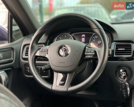 Синий Фольксваген Туарег, объемом двигателя 3 л и пробегом 210 тыс. км за 20999 $, фото 58 на Automoto.ua