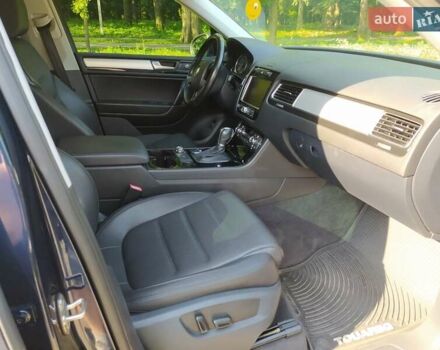 Синий Фольксваген Туарег, объемом двигателя 3 л и пробегом 195 тыс. км за 21000 $, фото 26 на Automoto.ua