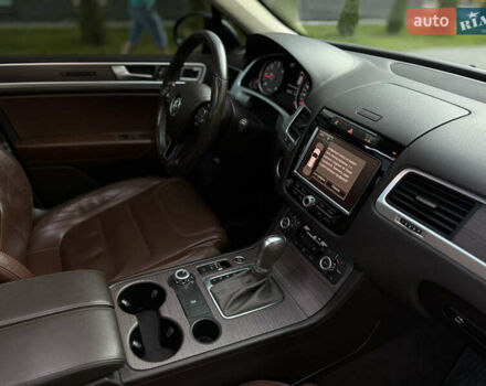 Синий Фольксваген Туарег, объемом двигателя 2.97 л и пробегом 272 тыс. км за 16200 $, фото 23 на Automoto.ua