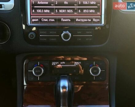 Синий Фольксваген Туарег, объемом двигателя 2.97 л и пробегом 370 тыс. км за 14600 $, фото 13 на Automoto.ua