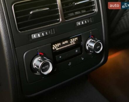 Синий Фольксваген Туарег, объемом двигателя 2.97 л и пробегом 370 тыс. км за 14600 $, фото 24 на Automoto.ua