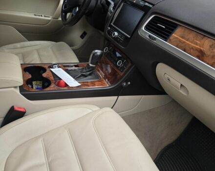 Синій Фольксваген Туарег, об'ємом двигуна 3 л та пробігом 240 тис. км за 355 $, фото 5 на Automoto.ua