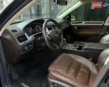 Синий Фольксваген Туарег, объемом двигателя 2.97 л и пробегом 272 тыс. км за 16200 $, фото 16 на Automoto.ua