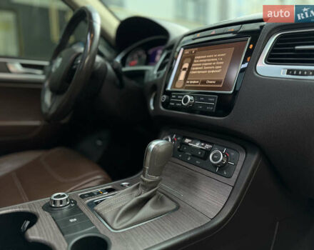 Синий Фольксваген Туарег, объемом двигателя 2.97 л и пробегом 272 тыс. км за 16200 $, фото 22 на Automoto.ua