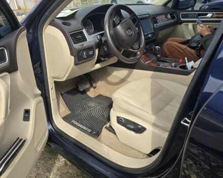 Синій Фольксваген Туарег, об'ємом двигуна 3 л та пробігом 240 тис. км за 355 $, фото 3 на Automoto.ua