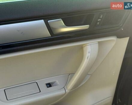 Синий Фольксваген Туарег, объемом двигателя 2.97 л и пробегом 236 тыс. км за 17500 $, фото 15 на Automoto.ua