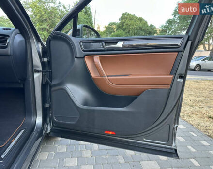 Синій Фольксваген Туарег, об'ємом двигуна 2.97 л та пробігом 244 тис. км за 21500 $, фото 34 на Automoto.ua