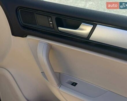 Синий Фольксваген Туарег, объемом двигателя 2.97 л и пробегом 236 тыс. км за 17500 $, фото 2 на Automoto.ua