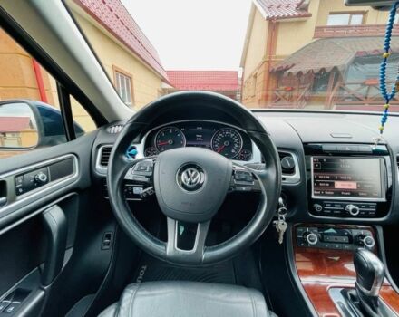 Синий Фольксваген Туарег, объемом двигателя 3 л и пробегом 280 тыс. км за 16600 $, фото 5 на Automoto.ua