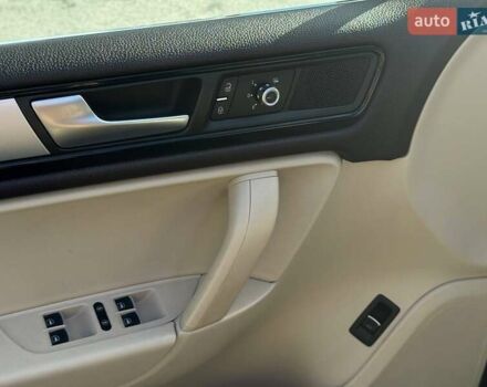 Синий Фольксваген Туарег, объемом двигателя 2.97 л и пробегом 236 тыс. км за 17500 $, фото 23 на Automoto.ua