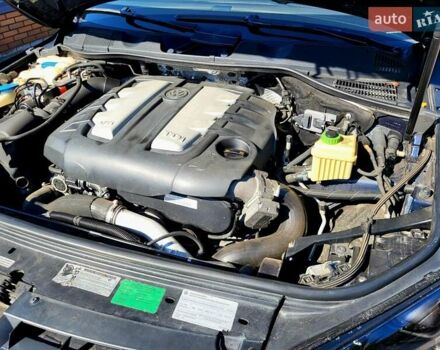 Синий Фольксваген Туарег, объемом двигателя 2.97 л и пробегом 221 тыс. км за 21400 $, фото 6 на Automoto.ua