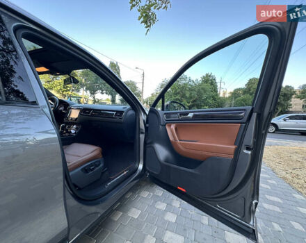 Синій Фольксваген Туарег, об'ємом двигуна 2.97 л та пробігом 244 тис. км за 21500 $, фото 33 на Automoto.ua