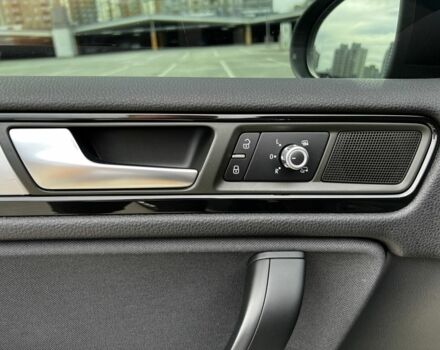 Синій Фольксваген Туарег, об'ємом двигуна 3 л та пробігом 192 тис. км за 21500 $, фото 14 на Automoto.ua