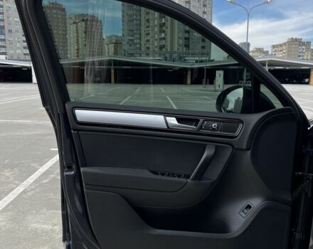 Синій Фольксваген Туарег, об'ємом двигуна 3 л та пробігом 192 тис. км за 21500 $, фото 12 на Automoto.ua