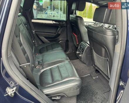 Синий Фольксваген Туарег, объемом двигателя 2.97 л и пробегом 300 тыс. км за 21900 $, фото 26 на Automoto.ua