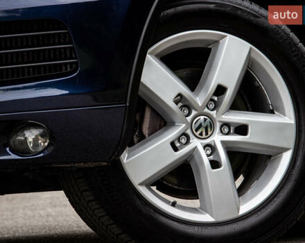 Синий Фольксваген Туарег, объемом двигателя 3 л и пробегом 211 тыс. км за 15700 $, фото 7 на Automoto.ua