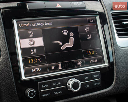 Синий Фольксваген Туарег, объемом двигателя 3 л и пробегом 211 тыс. км за 15700 $, фото 24 на Automoto.ua