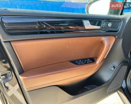 Синій Фольксваген Туарег, об'ємом двигуна 2.97 л та пробігом 304 тис. км за 19900 $, фото 16 на Automoto.ua