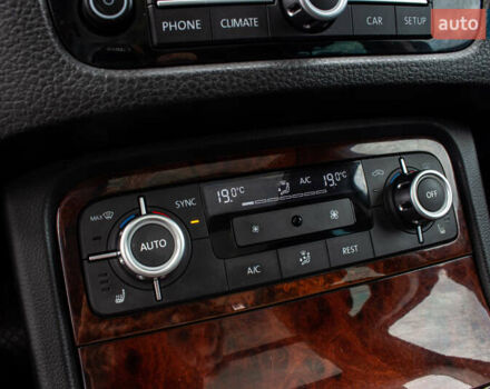 Синий Фольксваген Туарег, объемом двигателя 3 л и пробегом 211 тыс. км за 15700 $, фото 26 на Automoto.ua