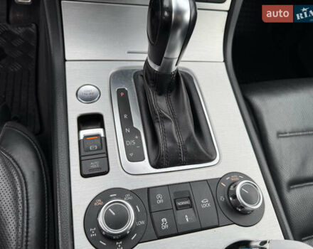 Синий Фольксваген Туарег, объемом двигателя 2.97 л и пробегом 300 тыс. км за 21900 $, фото 41 на Automoto.ua