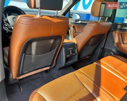 Синій Фольксваген Туарег, об'ємом двигуна 2.97 л та пробігом 304 тис. км за 19900 $, фото 15 на Automoto.ua