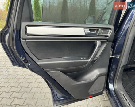 Синий Фольксваген Туарег, объемом двигателя 2.97 л и пробегом 300 тыс. км за 21900 $, фото 24 на Automoto.ua