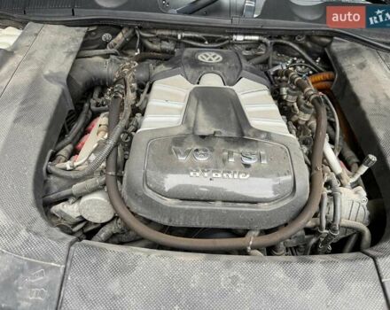 Синий Фольксваген Туарег, объемом двигателя 3 л и пробегом 127 тыс. км за 16300 $, фото 27 на Automoto.ua
