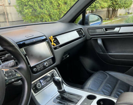 Синій Фольксваген Туарег, об'ємом двигуна 2.97 л та пробігом 250 тис. км за 21100 $, фото 11 на Automoto.ua