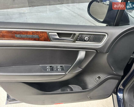 Синій Фольксваген Туарег, об'ємом двигуна 2.97 л та пробігом 352 тис. км за 16700 $, фото 27 на Automoto.ua