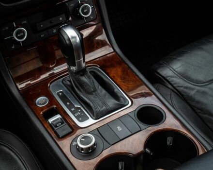 Синій Фольксваген Туарег, об'ємом двигуна 3 л та пробігом 211 тис. км за 15700 $, фото 15 на Automoto.ua