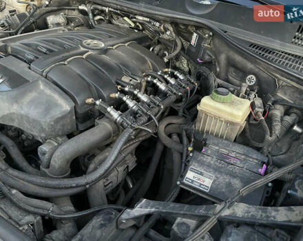 Синій Фольксваген Туарег, об'ємом двигуна 3.6 л та пробігом 170 тис. км за 18000 $, фото 21 на Automoto.ua