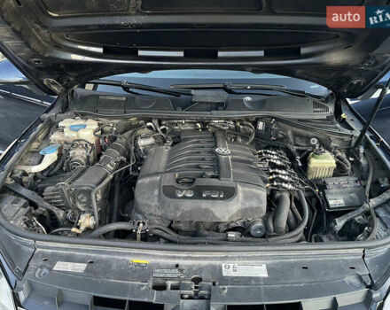 Синій Фольксваген Туарег, об'ємом двигуна 3.6 л та пробігом 170 тис. км за 18000 $, фото 18 на Automoto.ua