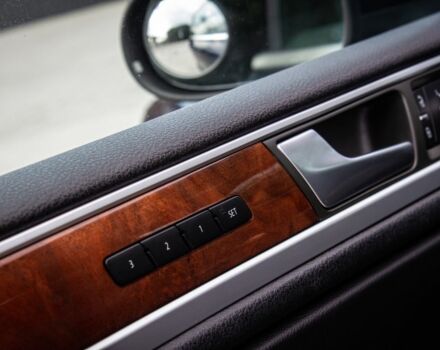 Синій Фольксваген Туарег, об'ємом двигуна 3 л та пробігом 211 тис. км за 15700 $, фото 23 на Automoto.ua